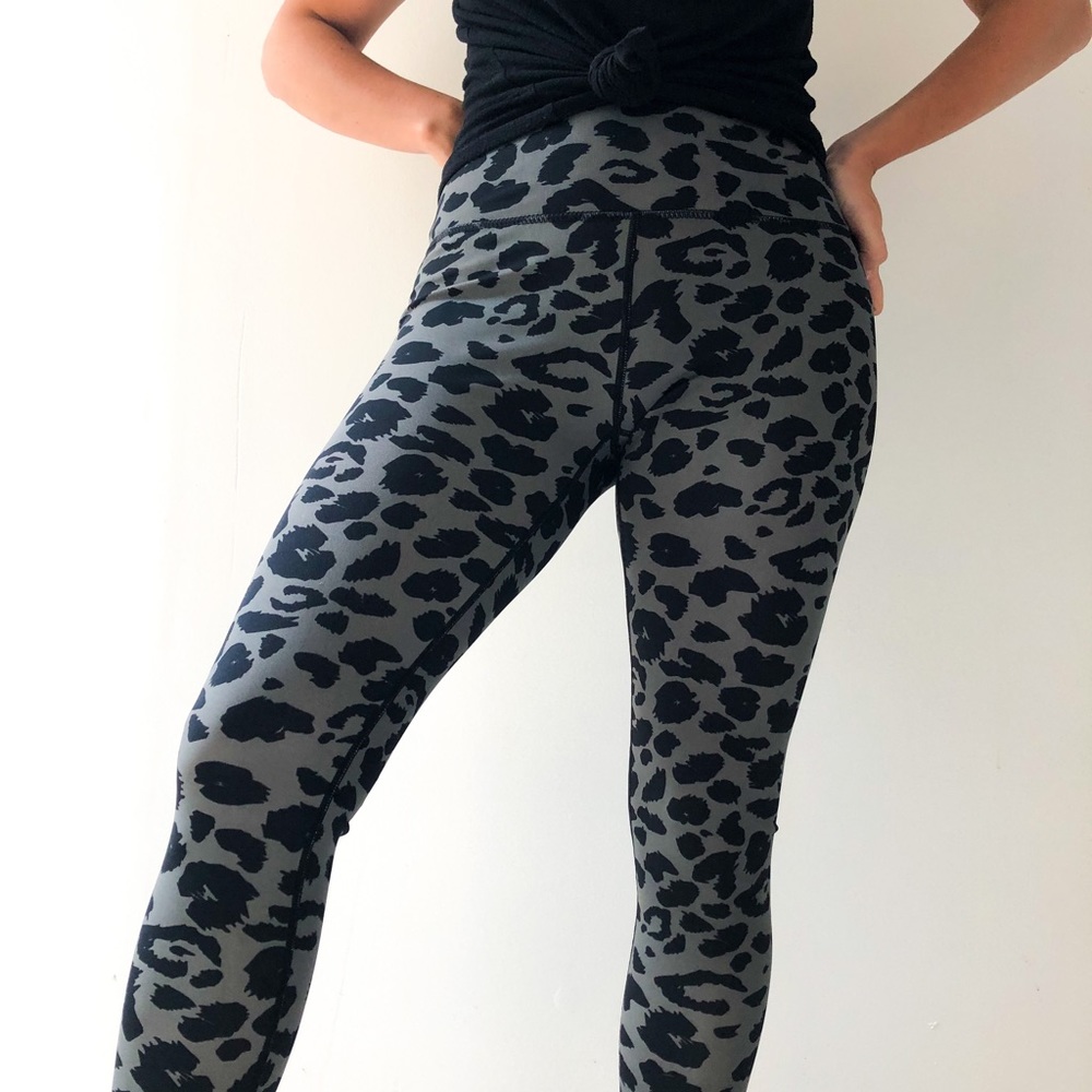 Grey Leopard leggings